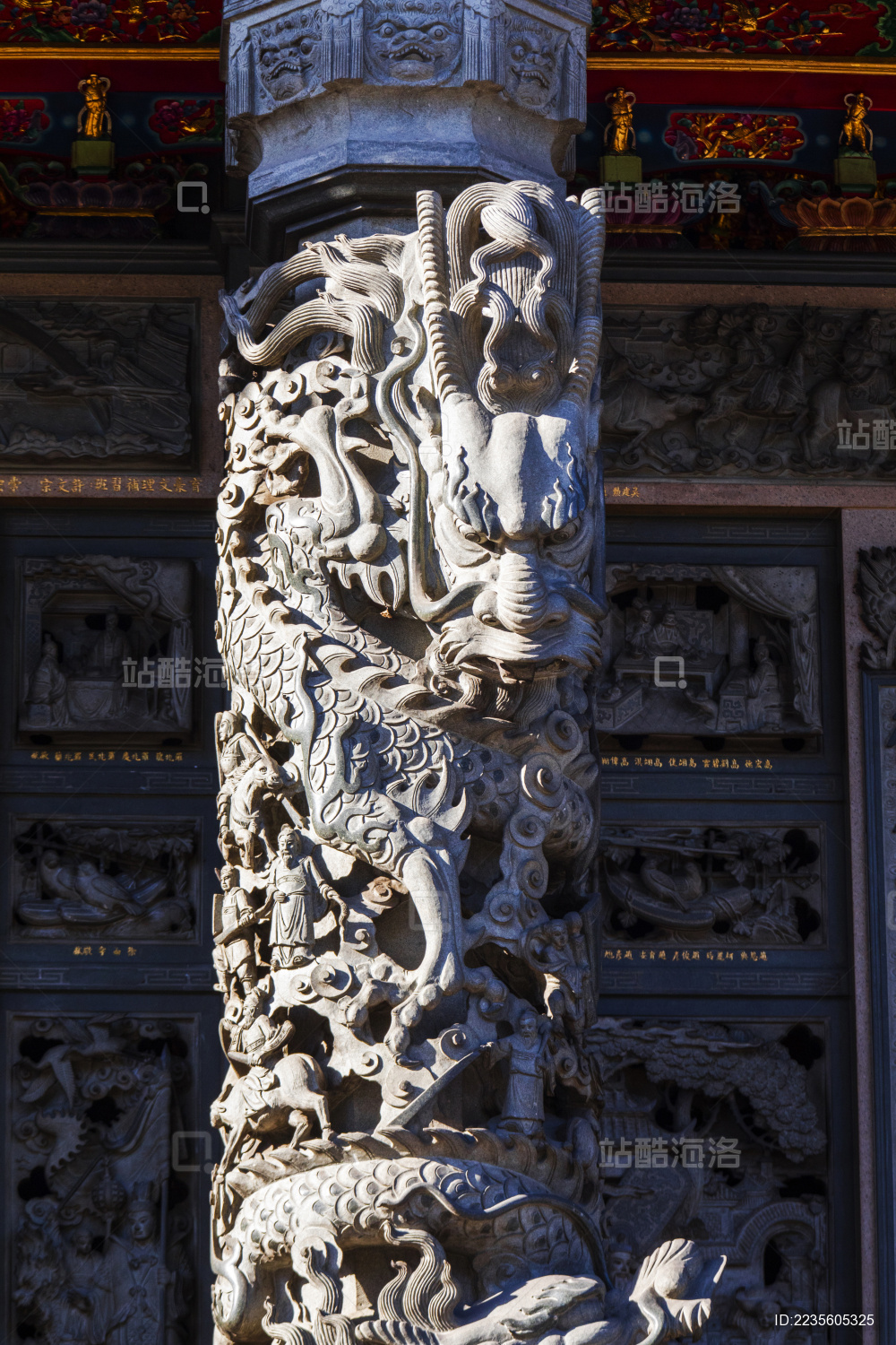 中国宗教信仰 寺庙前重要的石柱 龙柱雕刻
