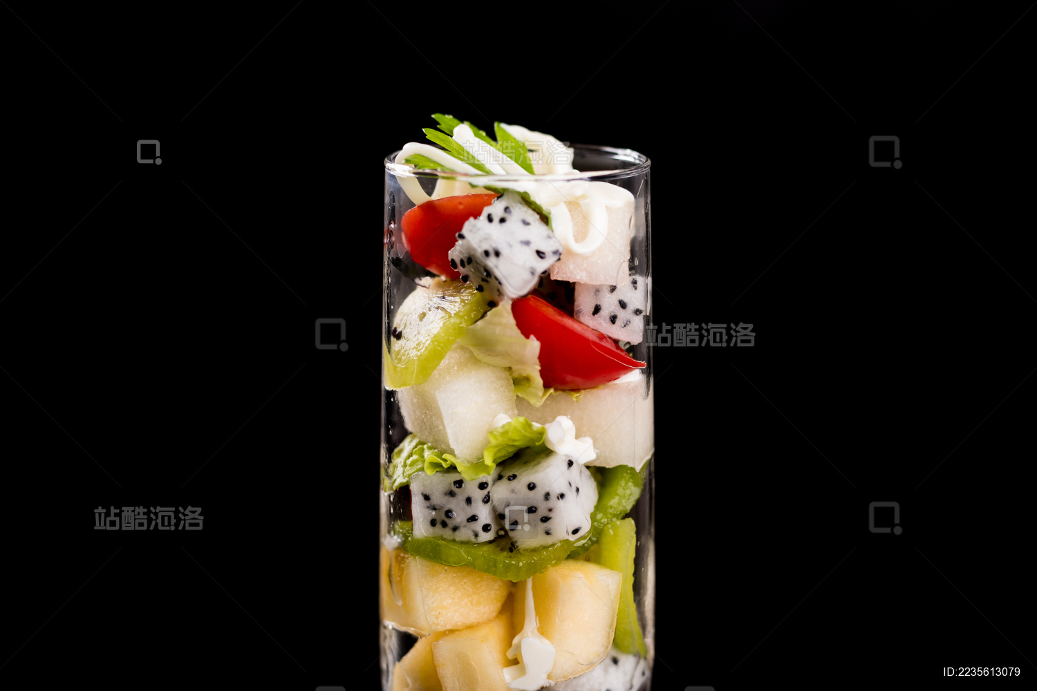 水果色拉杯创意拍摄 高脚杯水果摄影 西餐简约风