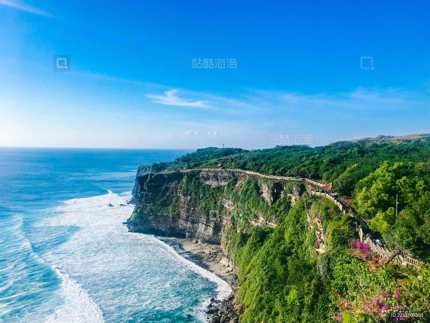 巴厘岛乌鲁瓦图断崖，又称“情人崖”或“望夫崖”|乌鲁瓦图断崖|情人崖|望夫崖_新浪新闻