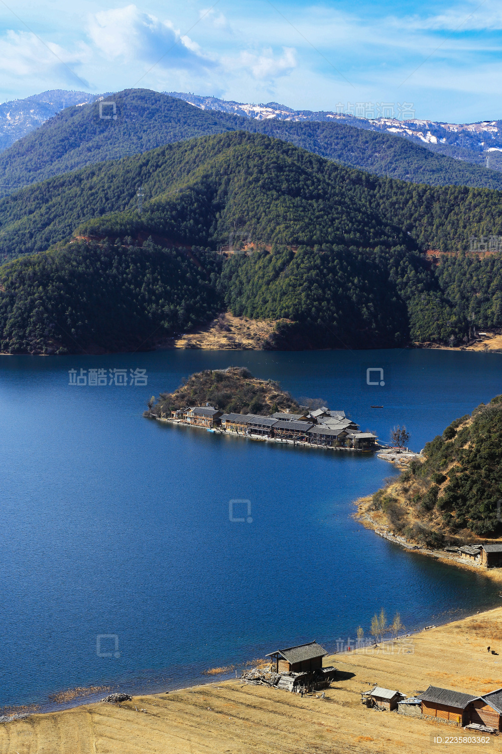 摩梭族的母亲湖——泸沽湖