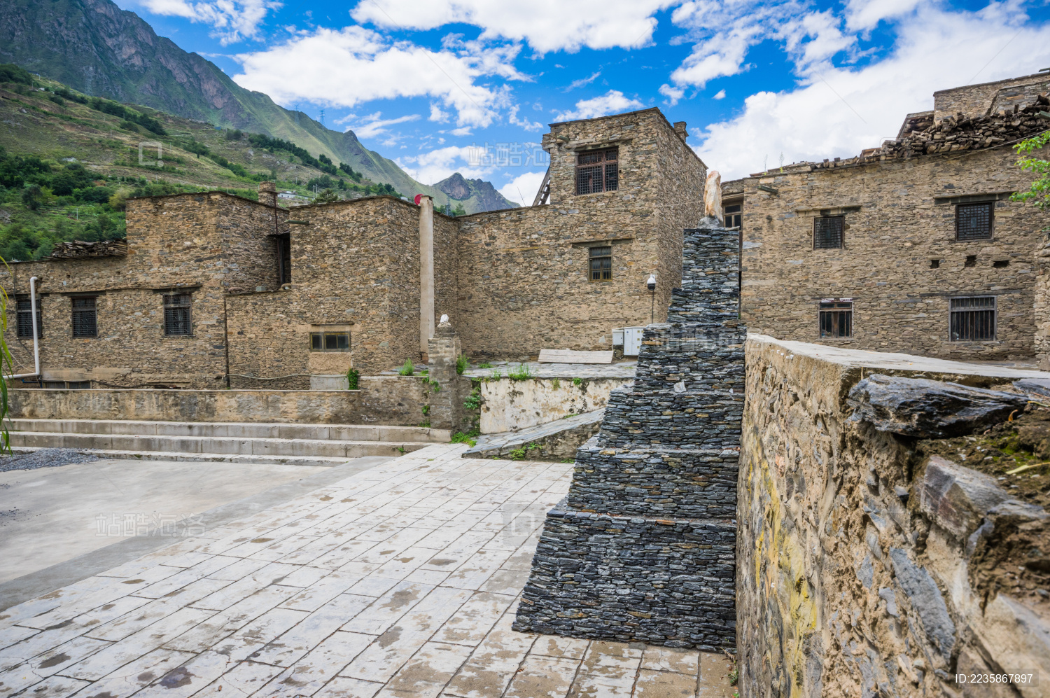 四川省阿坝藏族羌族自治州理县桃坪乡桃坪羌寨