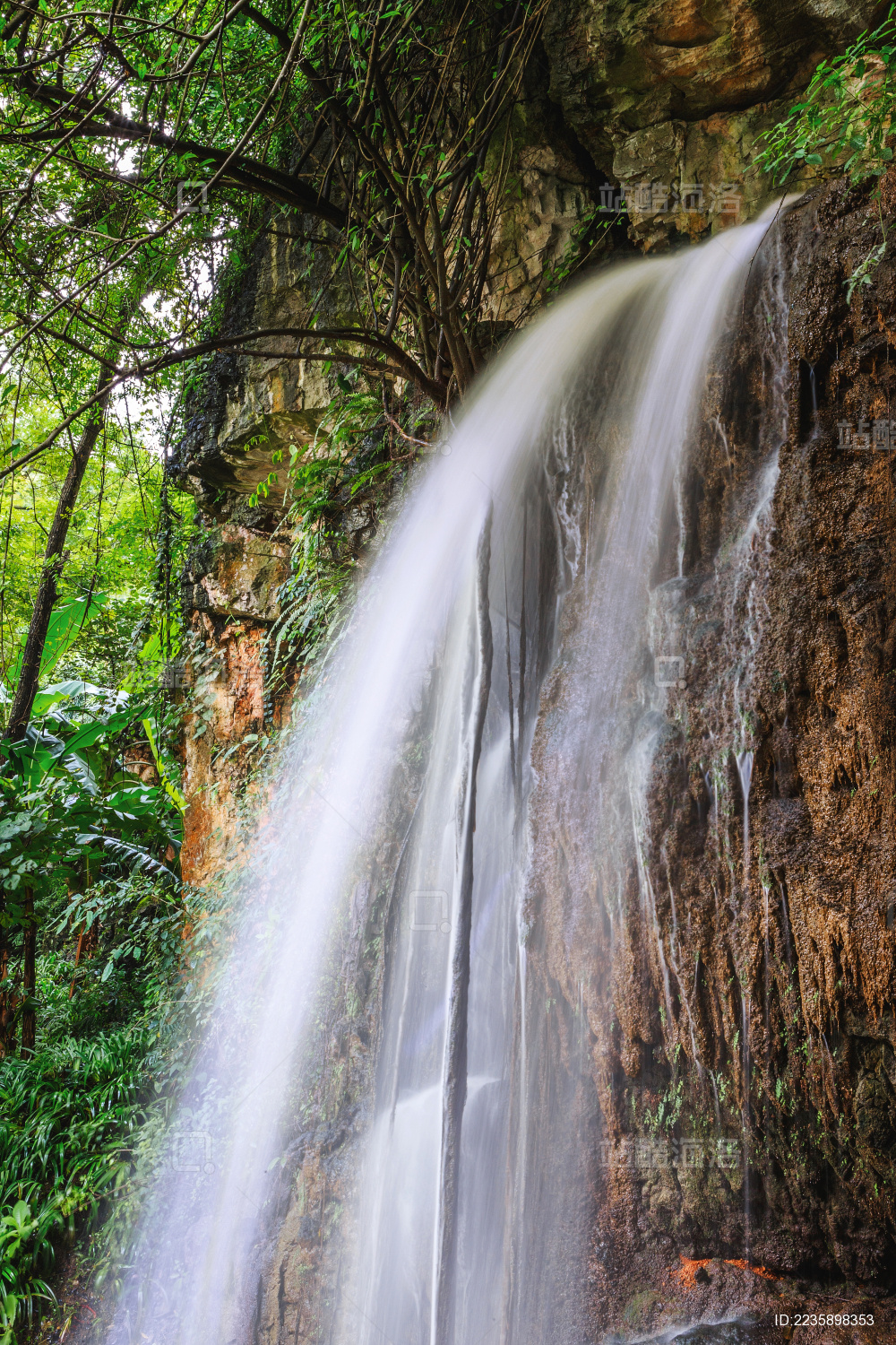 黄果树大瀑布群之马尾潭瀑布