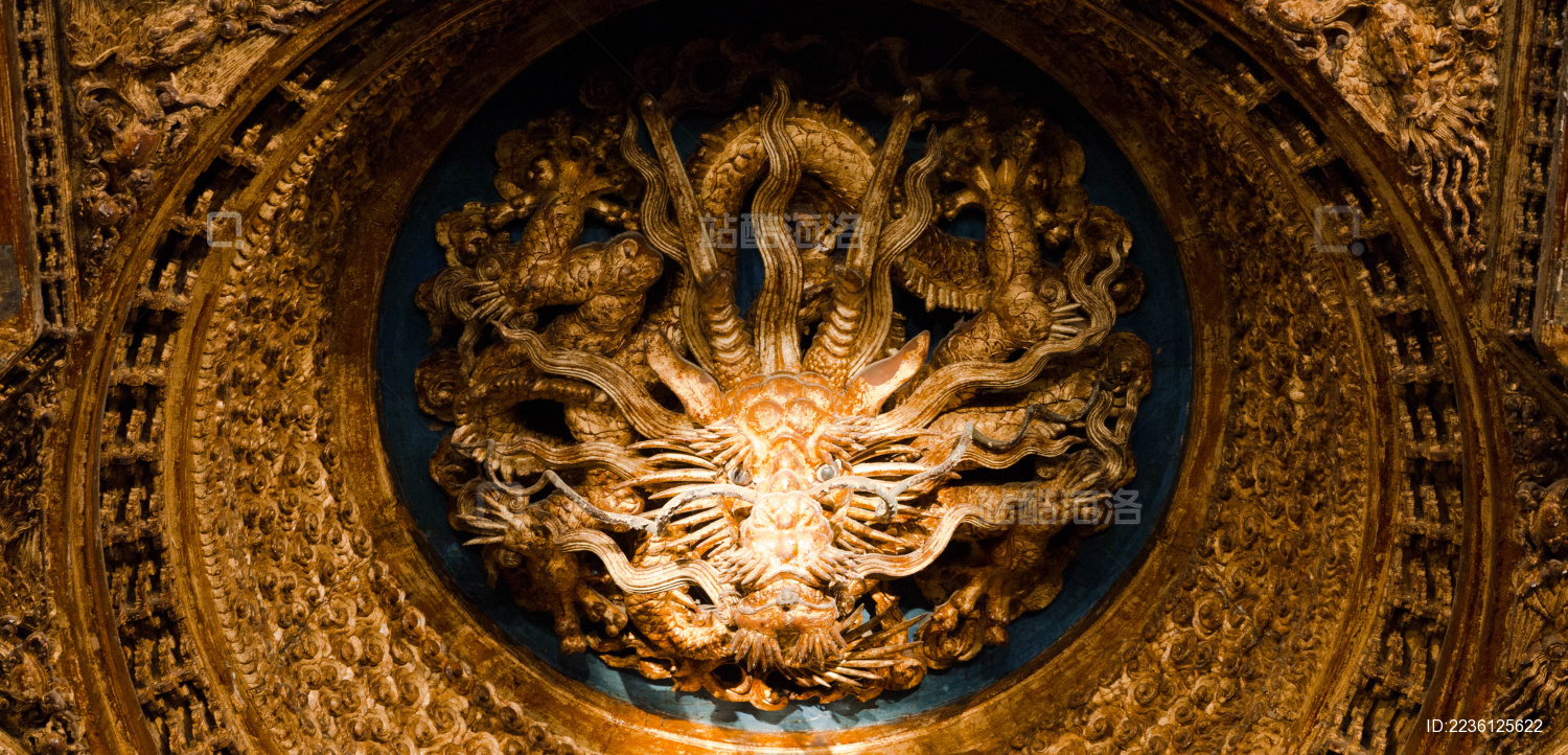 故宫斋宫内顶盘龙装饰