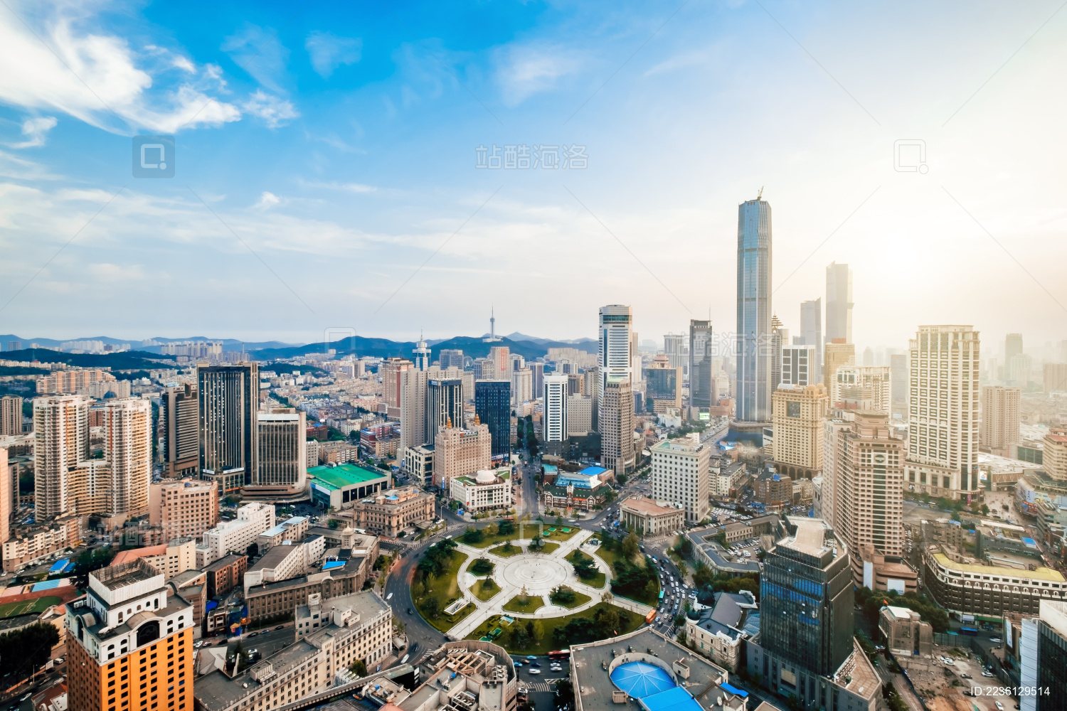 中国辽宁大连中山广场城市风光