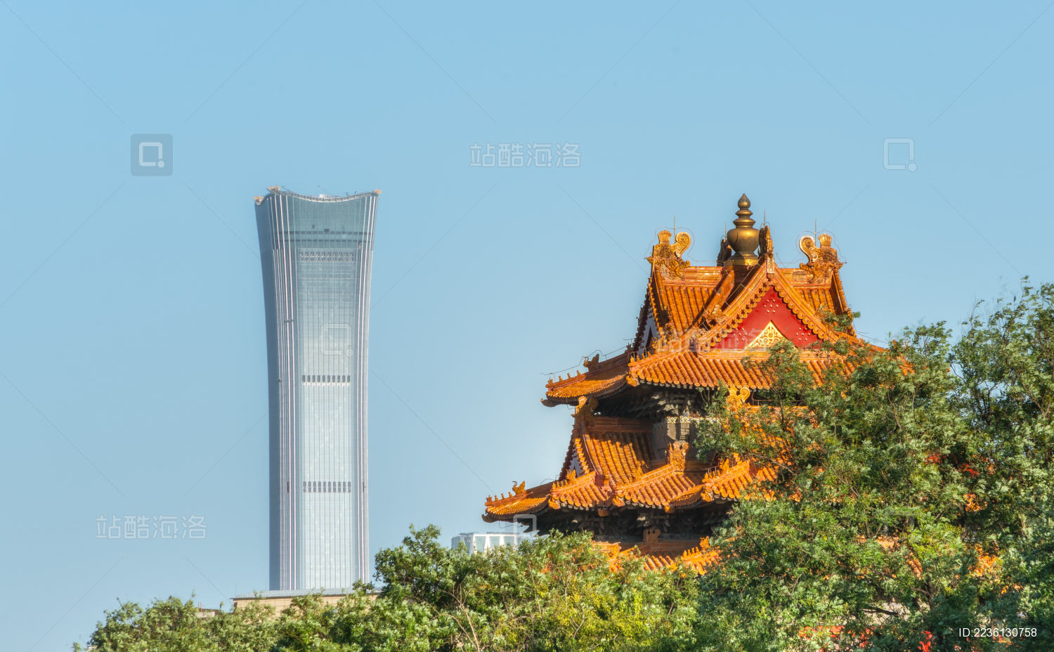 北京故宫角楼和CBD建筑对比