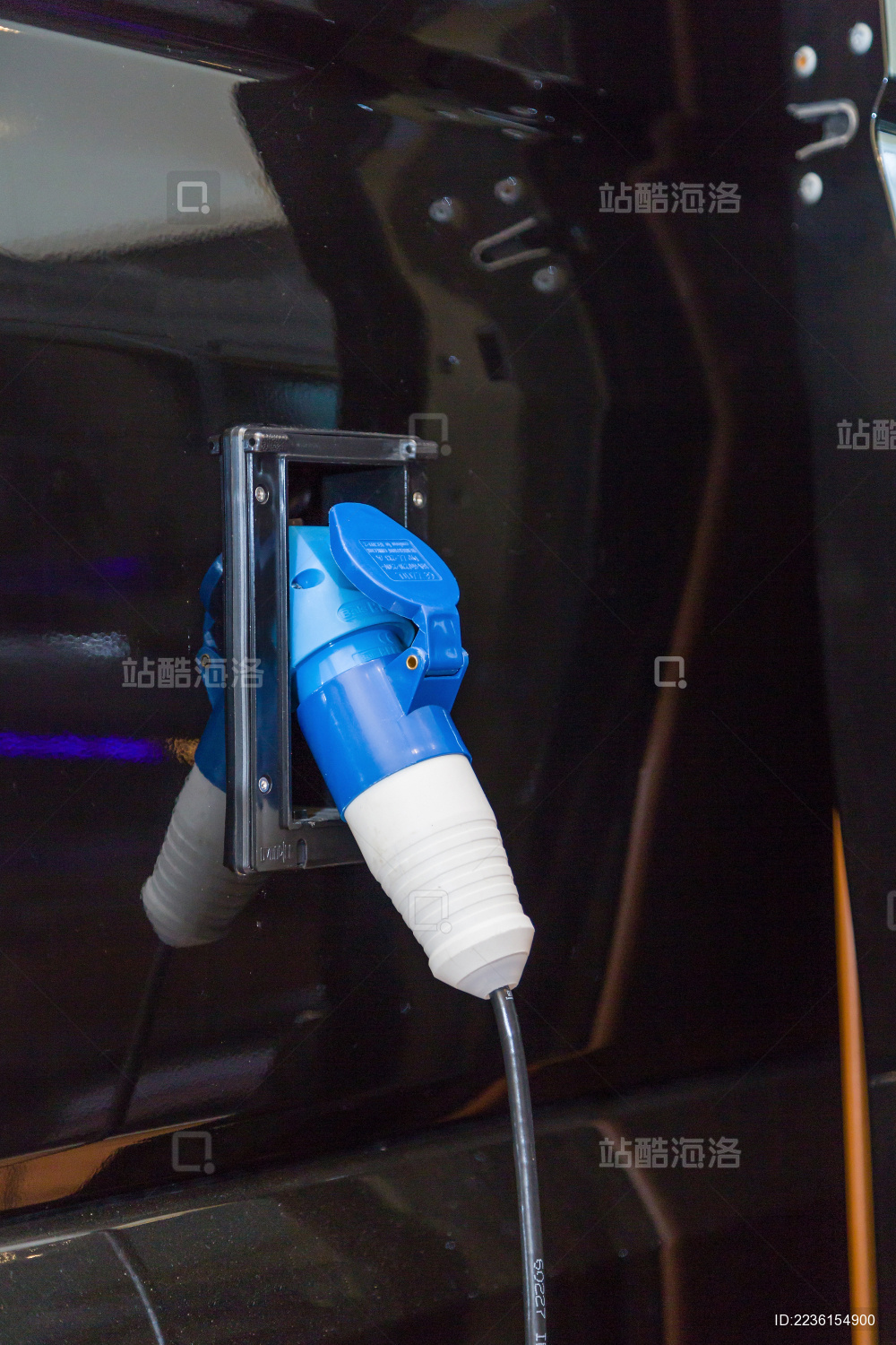 为电动汽车充电