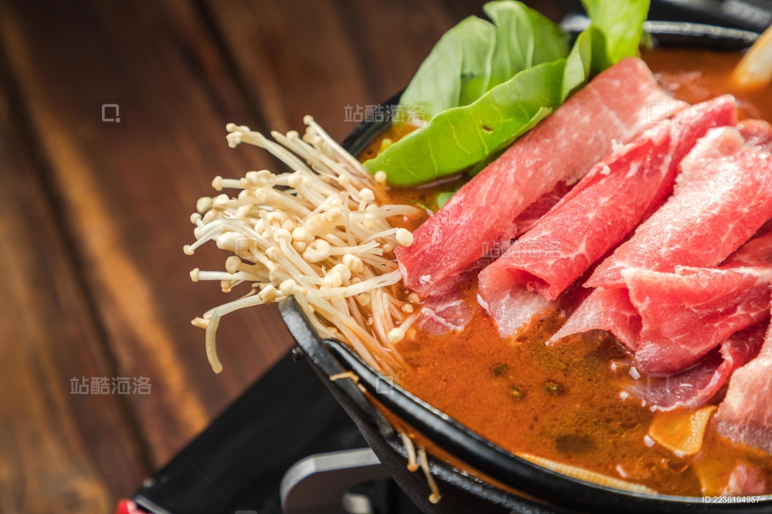 滋补羊肉火锅菌菇锅仔