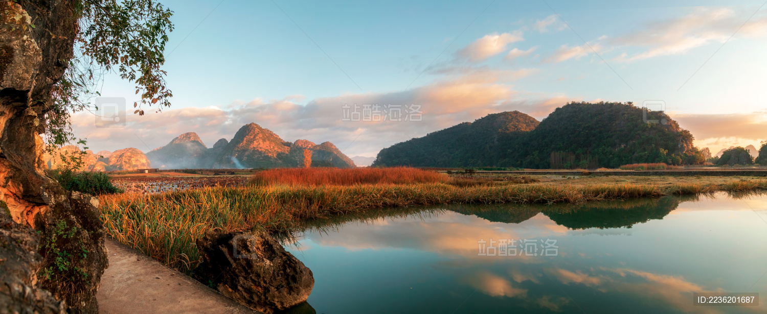 清晨美丽的普者黑风景