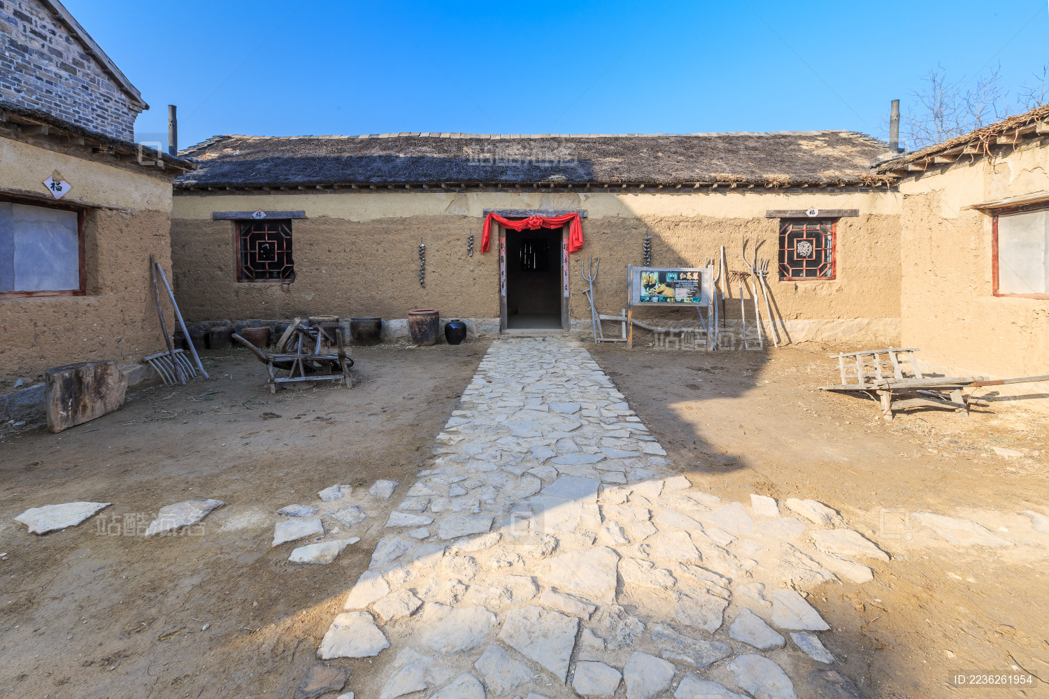 红高粱影视城内的土坯房老房子老物件