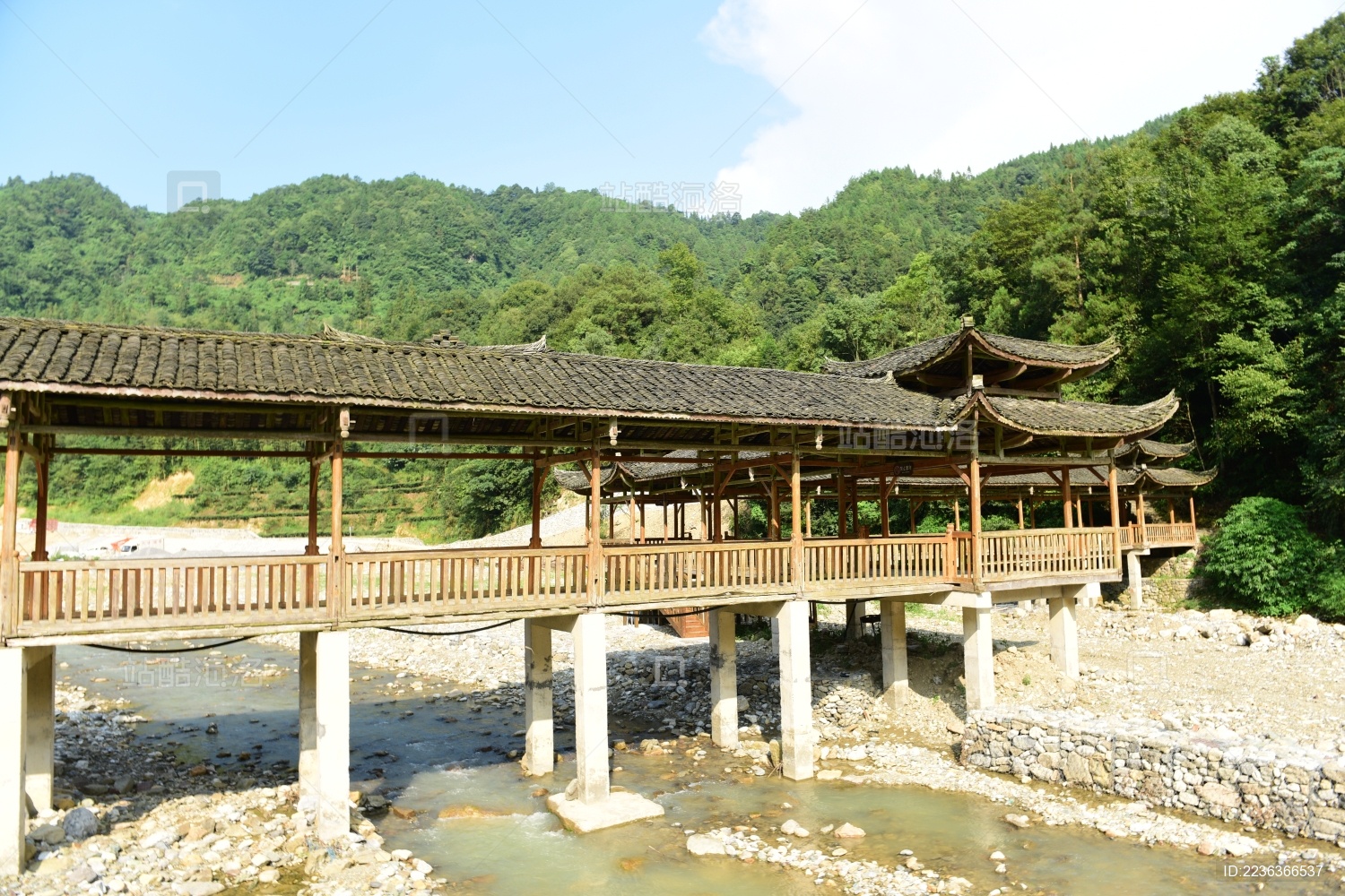 湖北恩施土家族苗族自治州土家吊脚楼