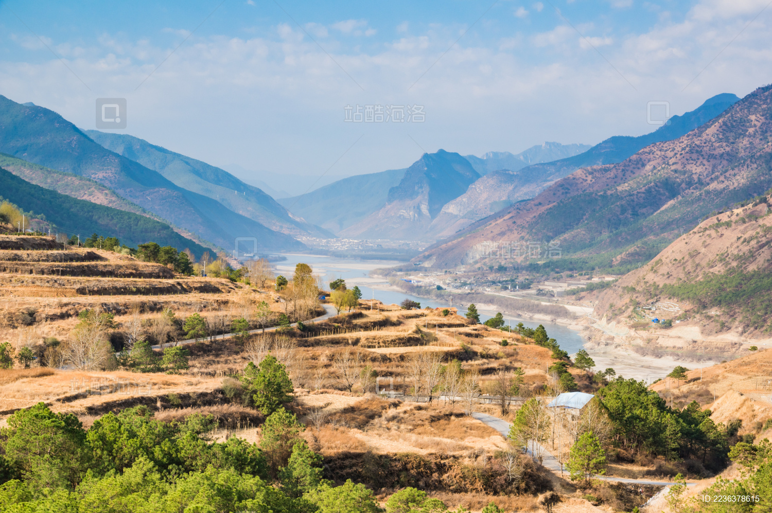 冬季的云南丽江金沙江第一湾自然风光