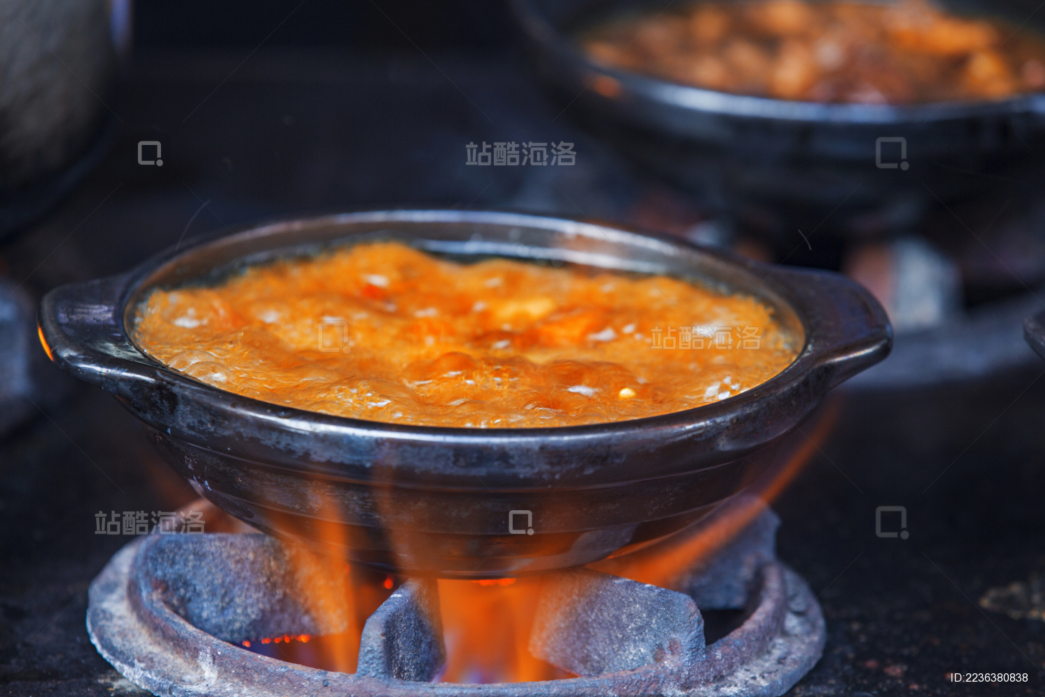 云南特色小吃小锅米线