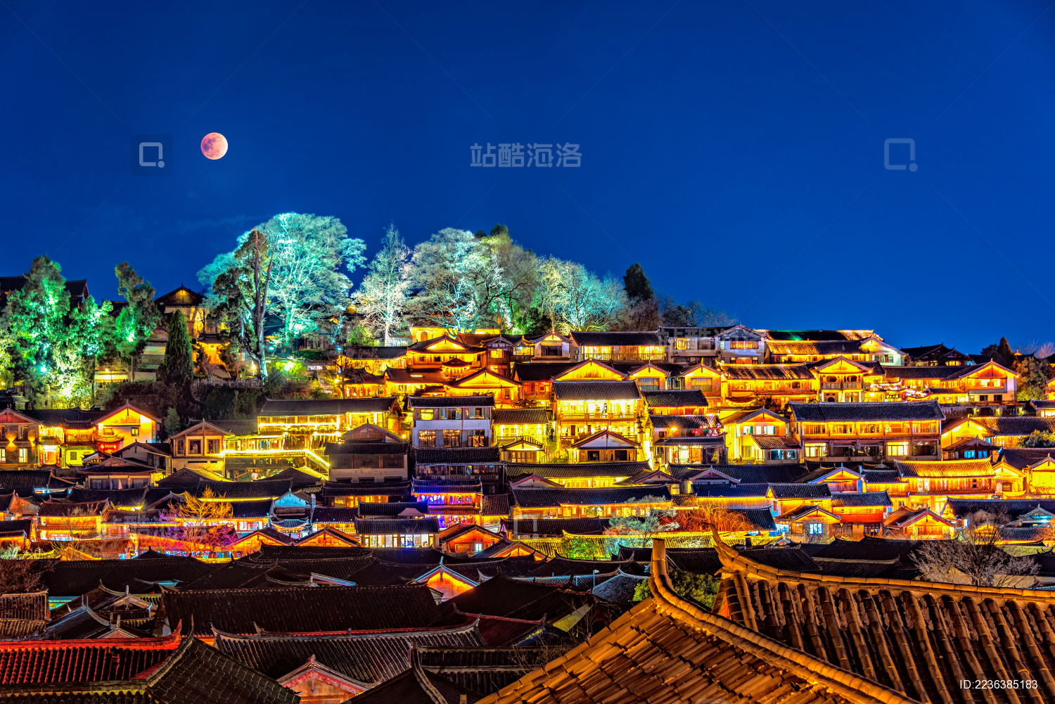 云南丽江古城夜景