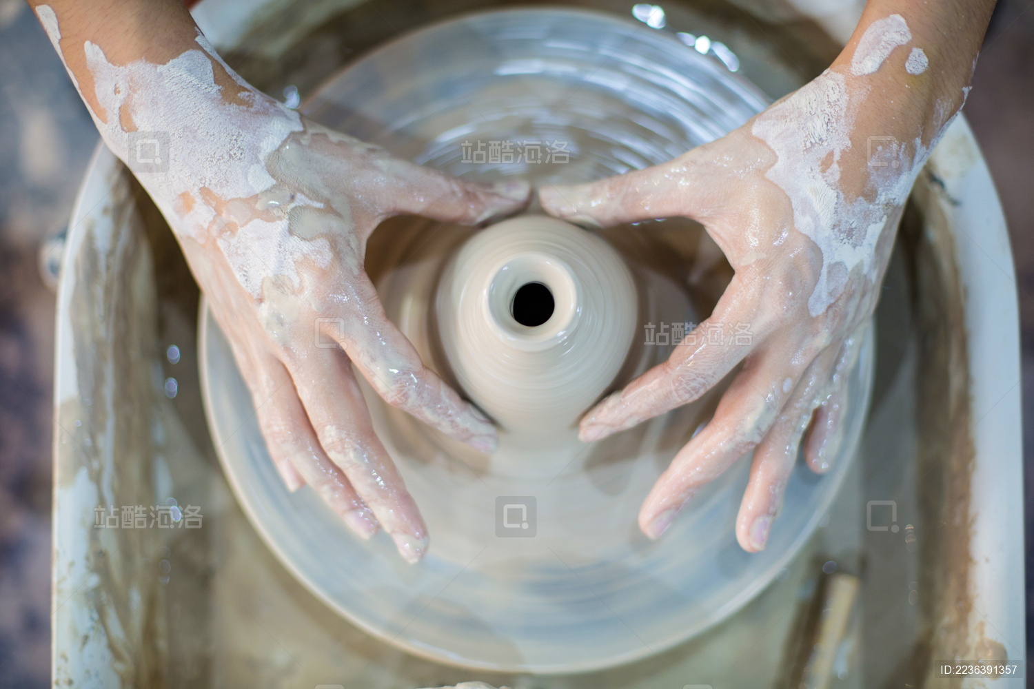 陶艺双手制作泥胚