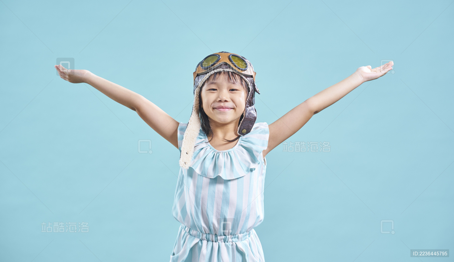 拥有飞行员梦想的小女孩