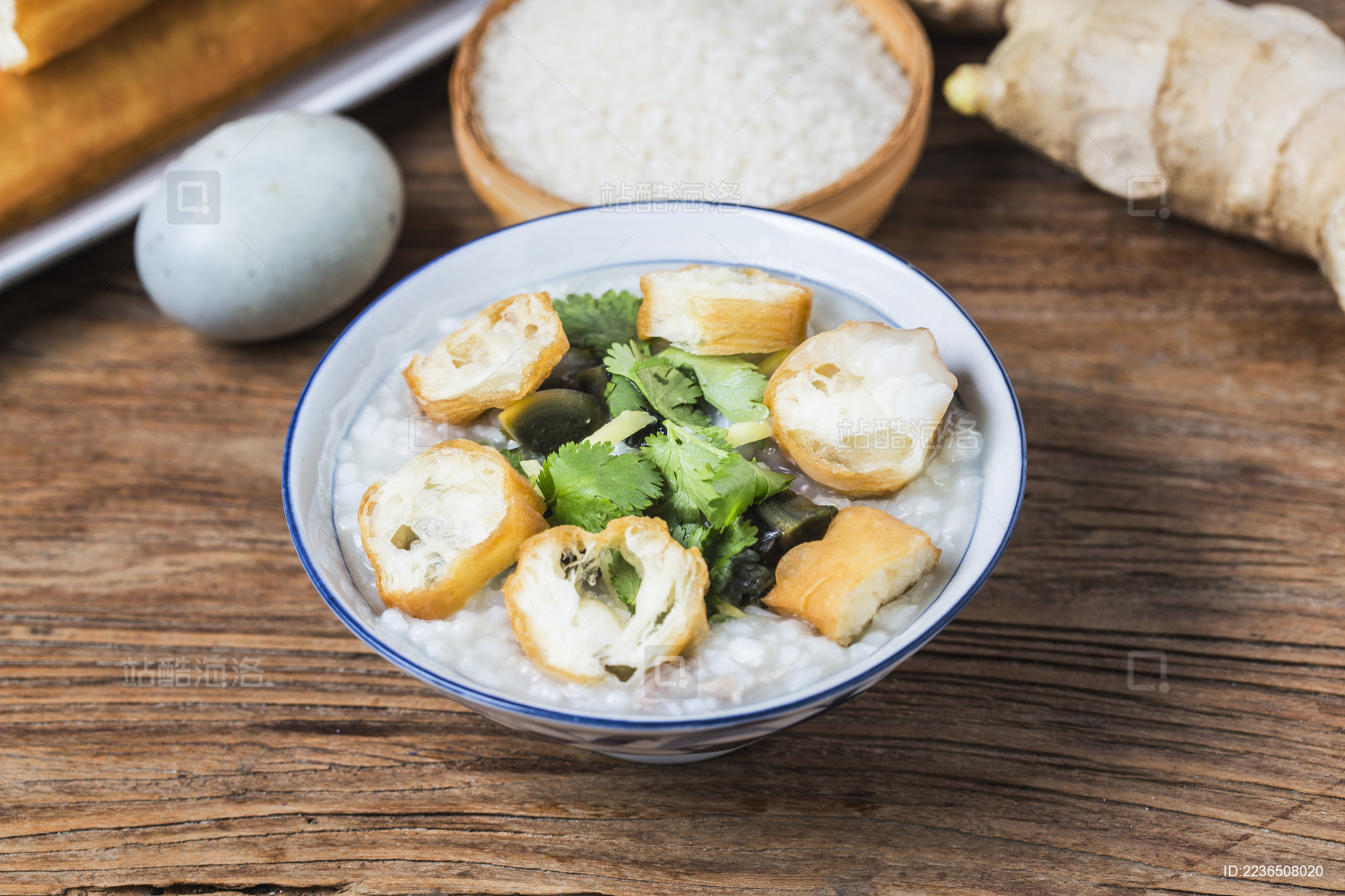 一碗皮蛋瘦肉粥