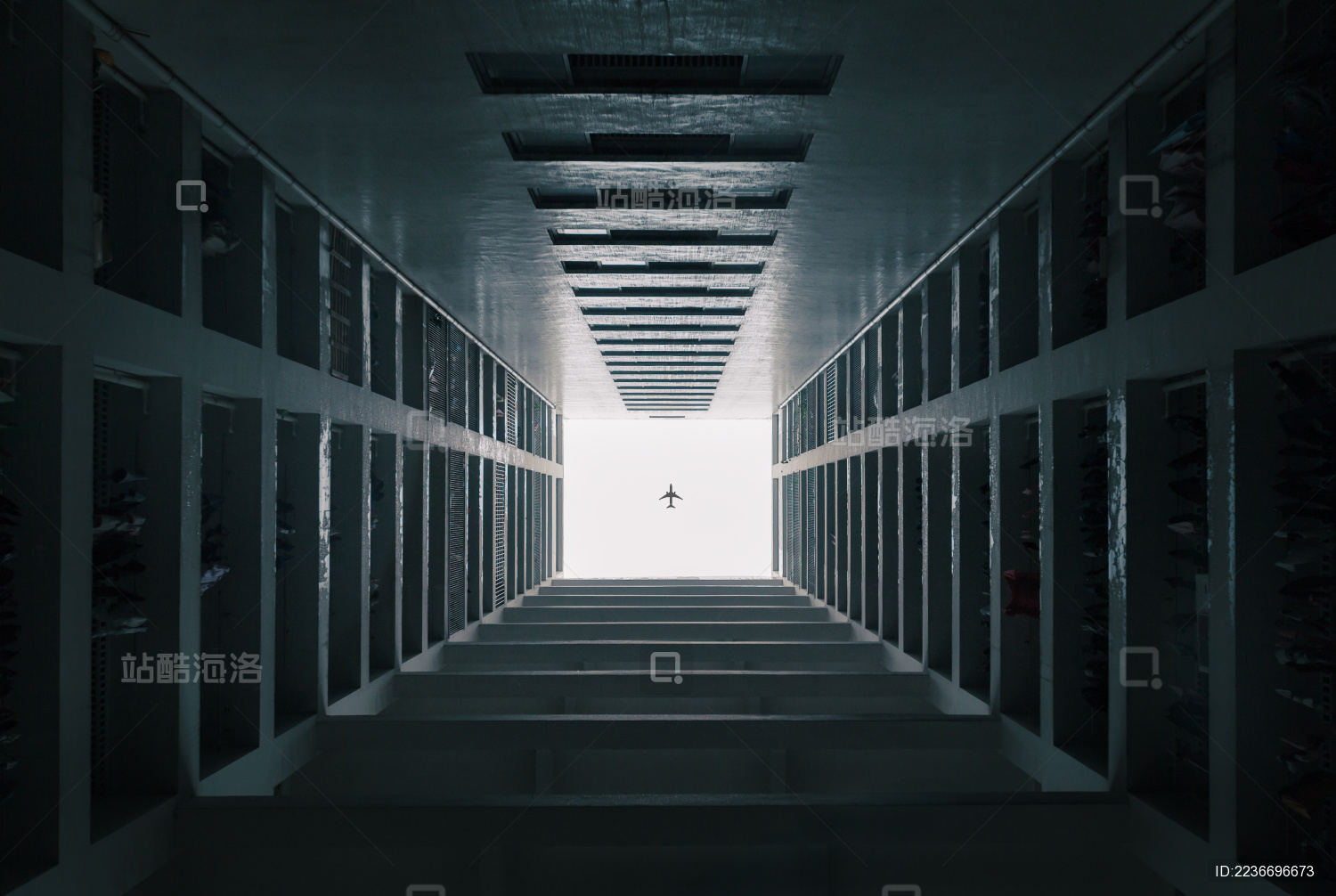 仰拍重庆市渝中区大型对称居民楼建筑风光