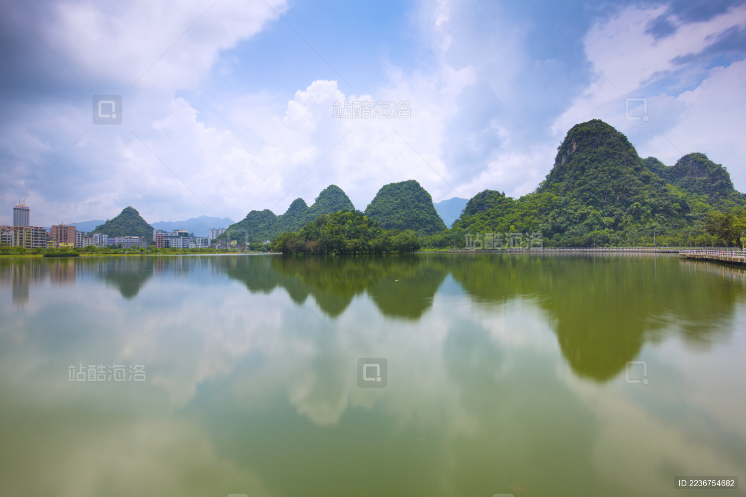 广东省云浮市蟠龙天湖景区