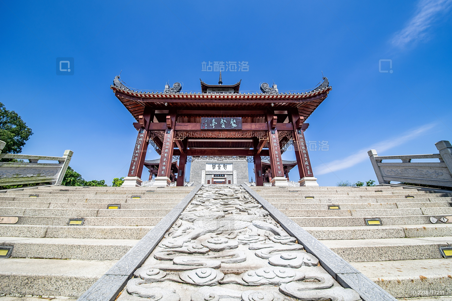 中国广东省佛山市南海区雷岗公园魁星阁聚贤亭