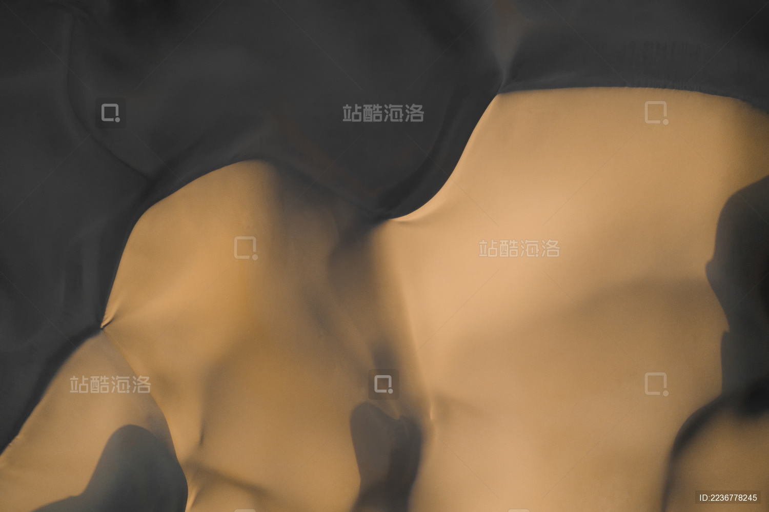 中国库布齐沙漠景区航拍 一望无际的明暗对比的沙丘荒漠