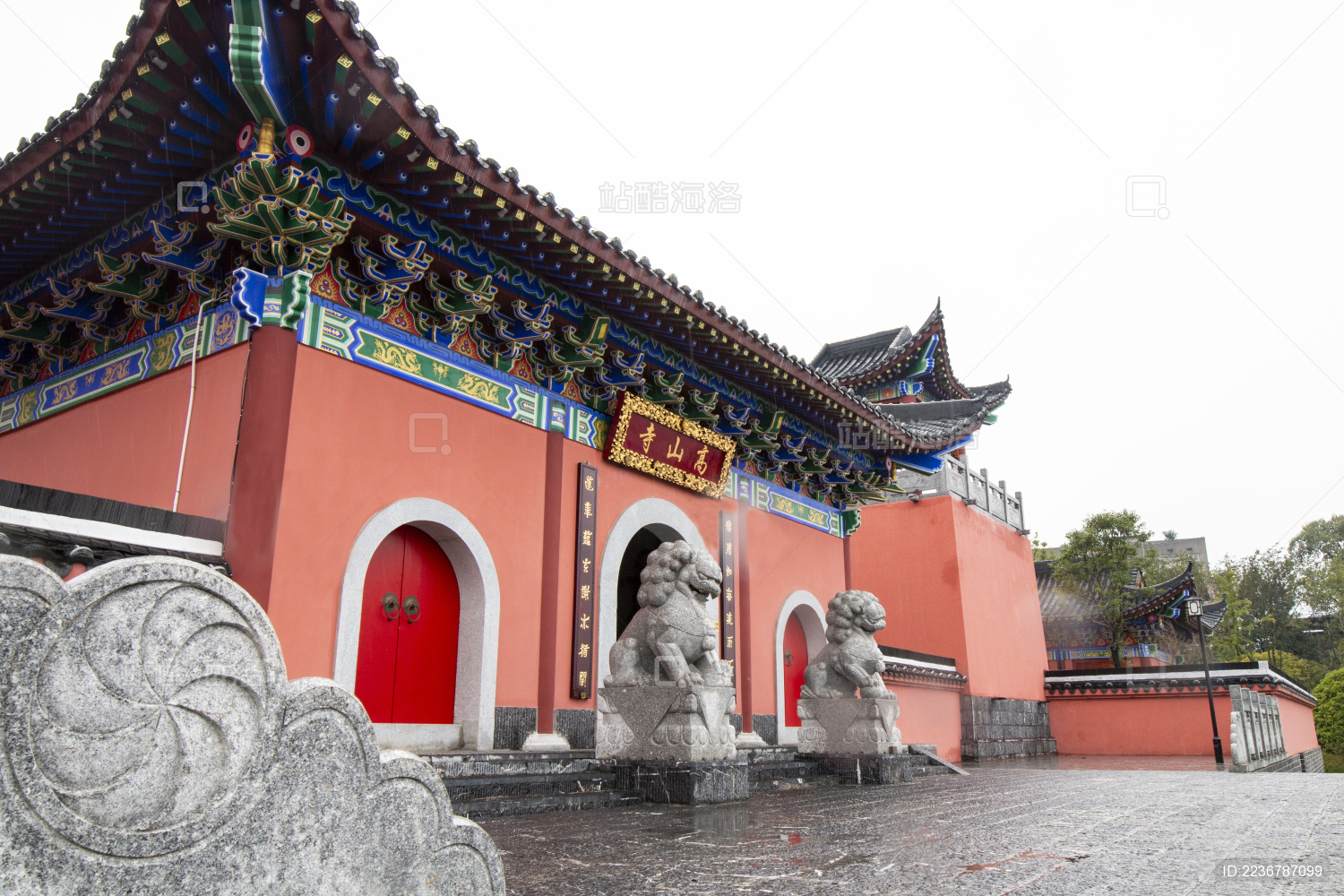 湖南永州宏伟的高山寺正门