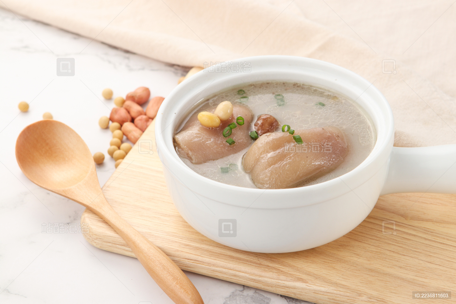 蹄花蜿豆芽汤,蹄花蜿豆芽汤的家常做法 - 美食杰蹄花蜿豆芽汤做法大全