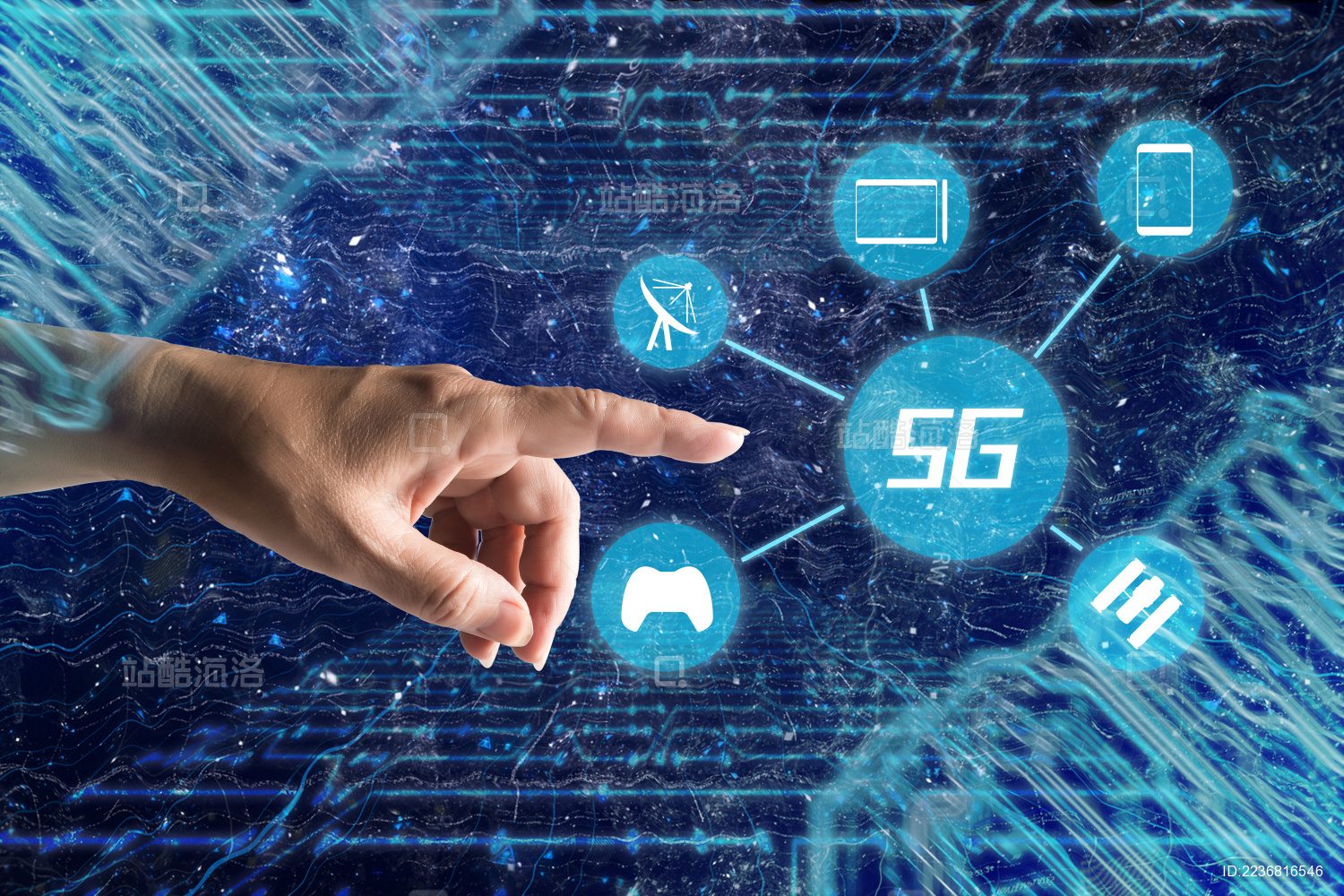 蓝色背景下手指轻点5g时代通讯生活