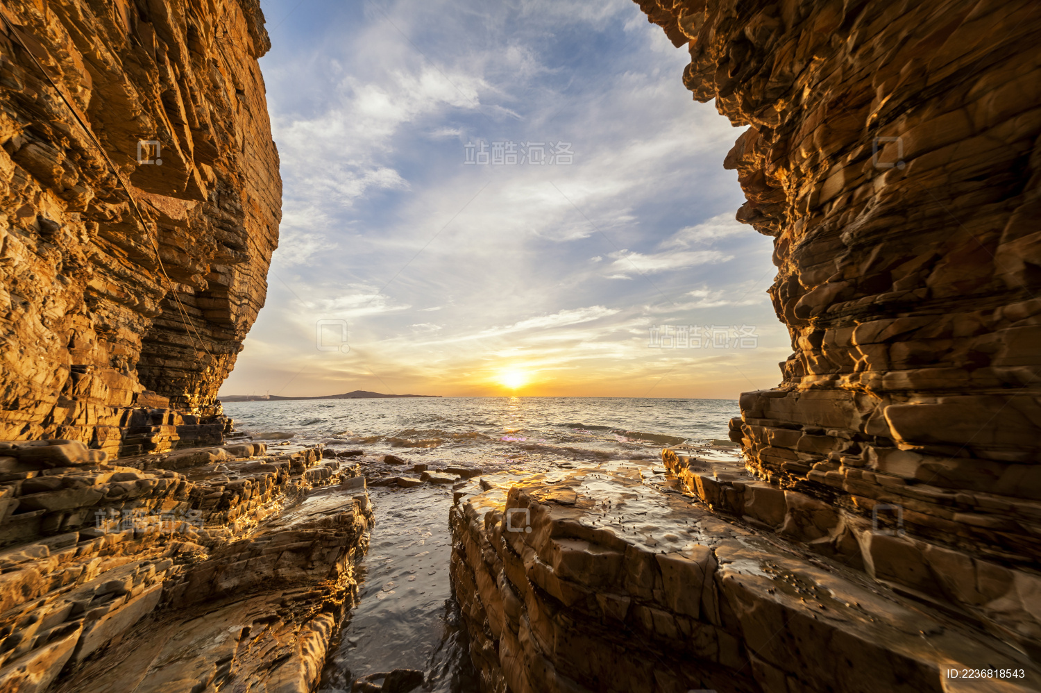 中国辽宁省大连市瓦房店海边傍晚风光