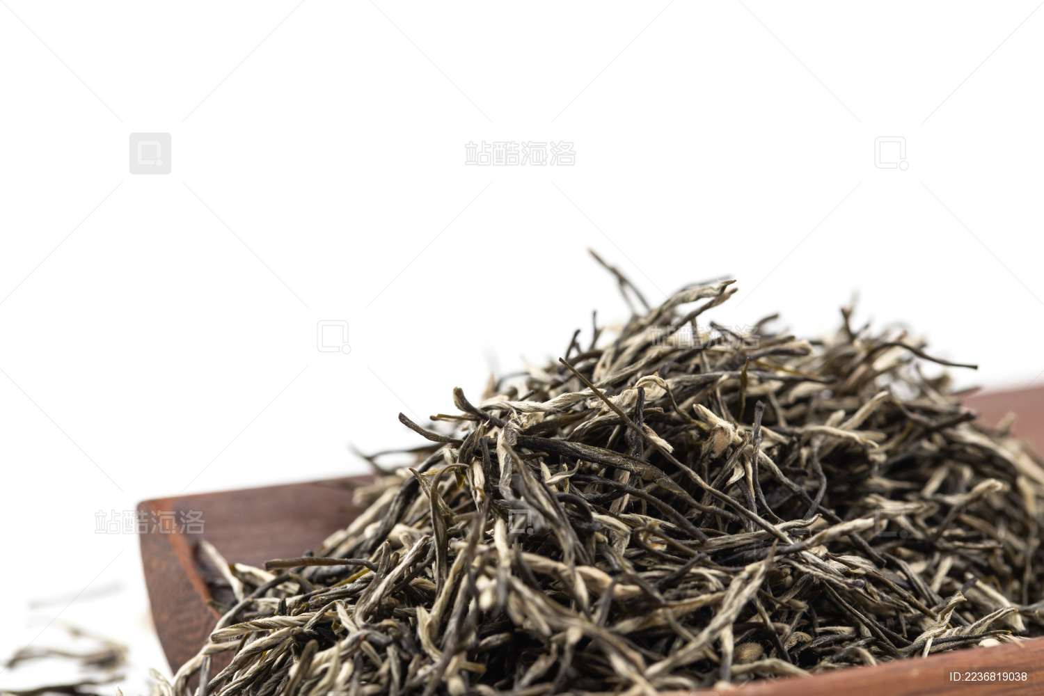 白色背景上的南京雨花茶微距特写