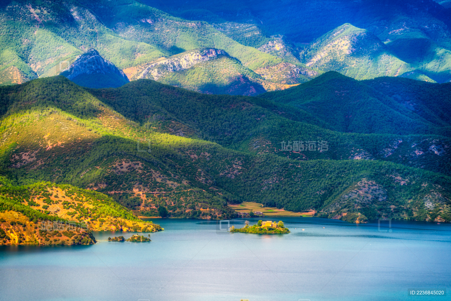 【携程攻略】宁蒗泸沽湖景点,泸沽湖位于云南，四川两省交界处，是国家重点风景名胜区、国家级4A旅…