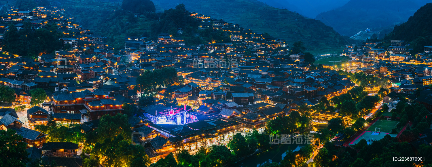 中国贵州西江千户苗寨夜景全景
