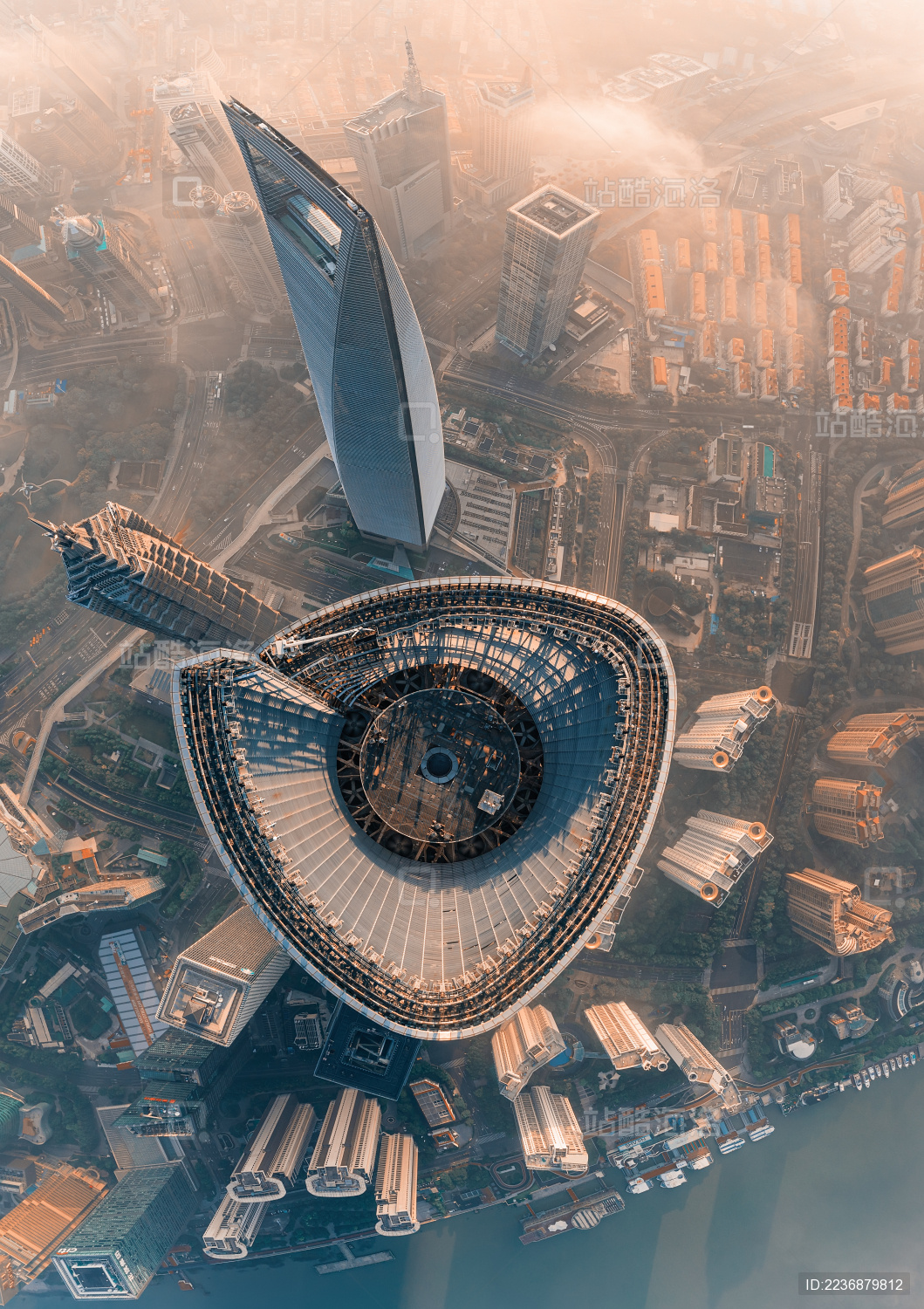 航拍俯瞰上海陆家嘴摩天大楼