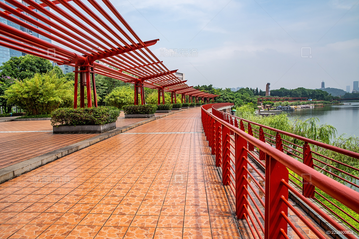 中国广东省佛山市南海区千灯湖公园观景走廊