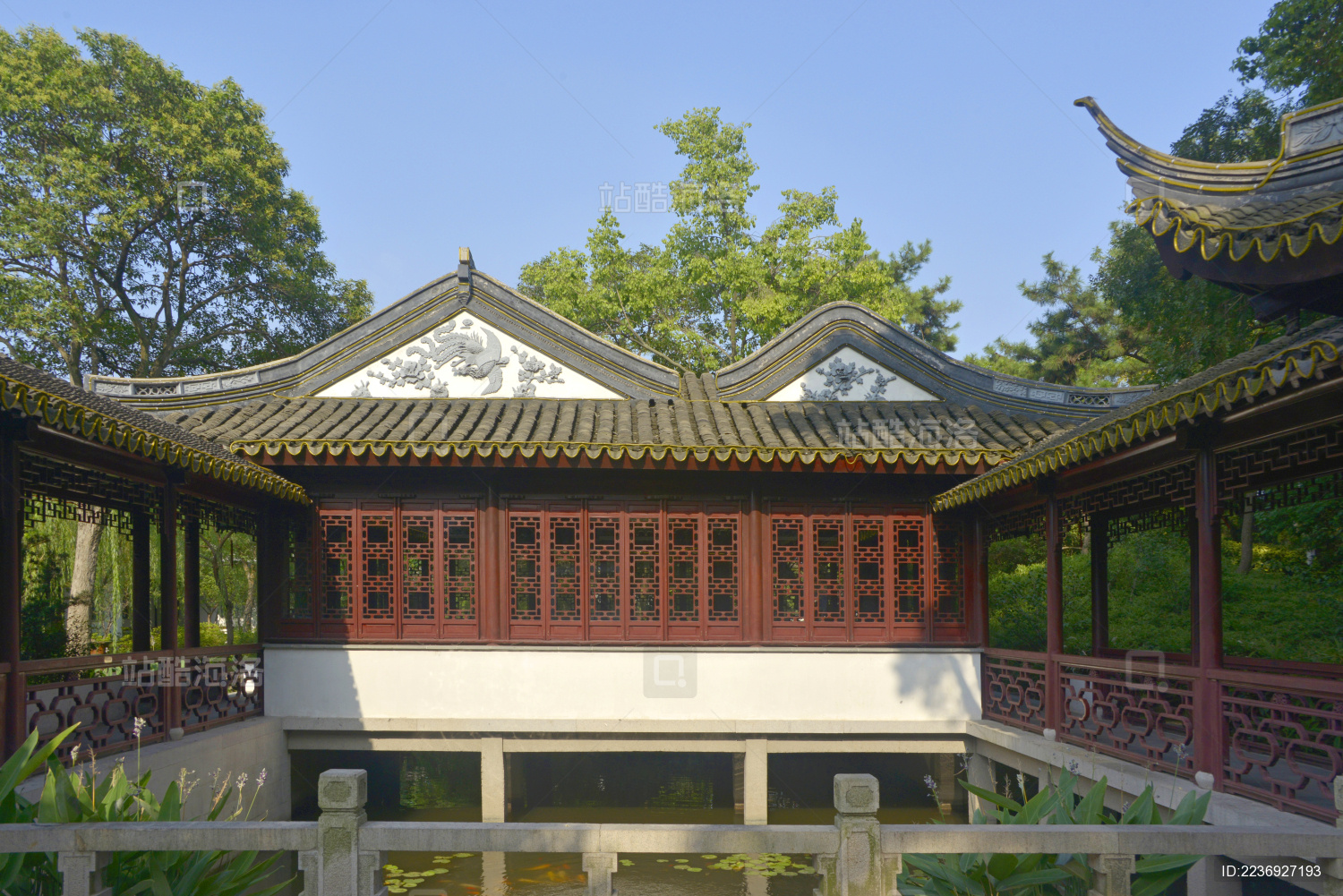 上海古猗园水景园林建筑藕香榭