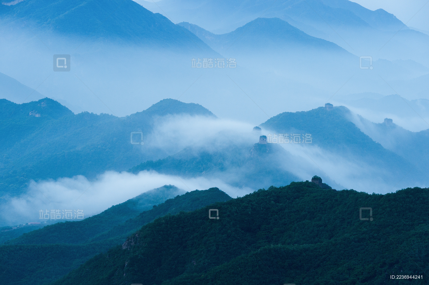 中国河北秦皇岛板厂峪长城云海