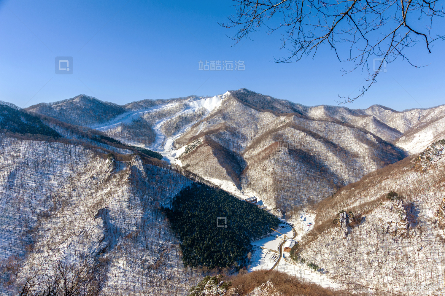 中国辽宁丹东宽甸天桥沟滑雪场