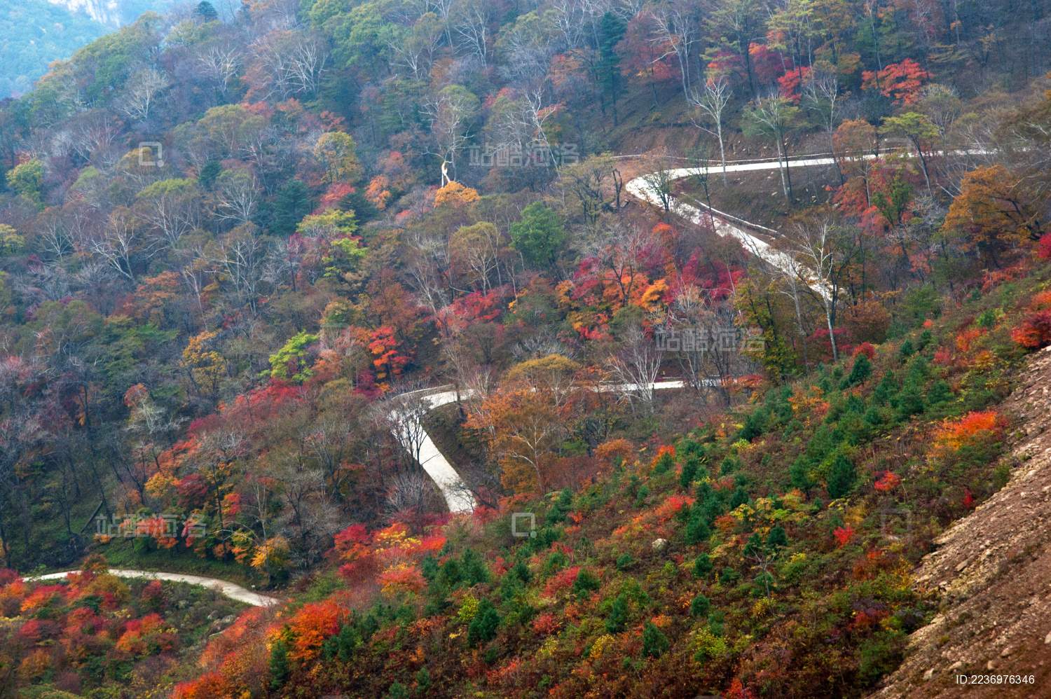 中国辽宁丹东宽甸天桥沟秋景