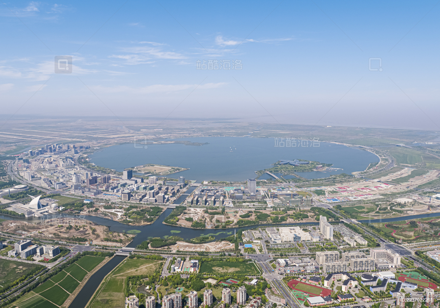 上海浦东发展航运物流贸易投资仓储临港新城滴水湖航拍全景_站酷海洛_正版图片_视频_字体_音乐素材交易平台_站酷旗下品牌