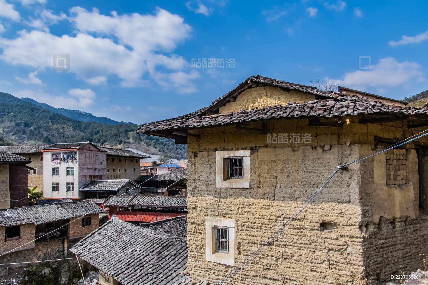 福建省龙岩市永定区湖坑镇南溪村土楼群建筑景观