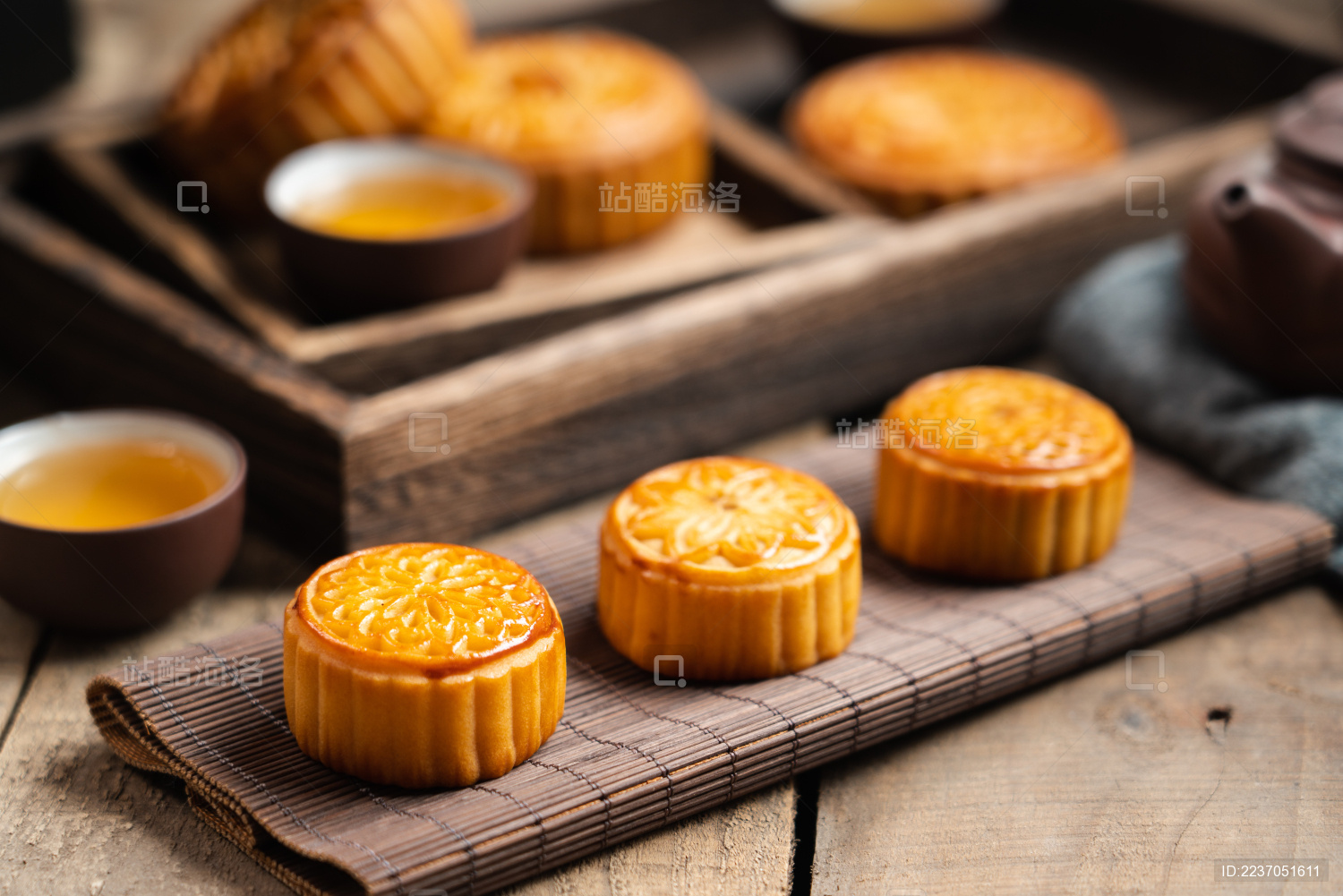 中国的中秋节传统美食糕点——月饼