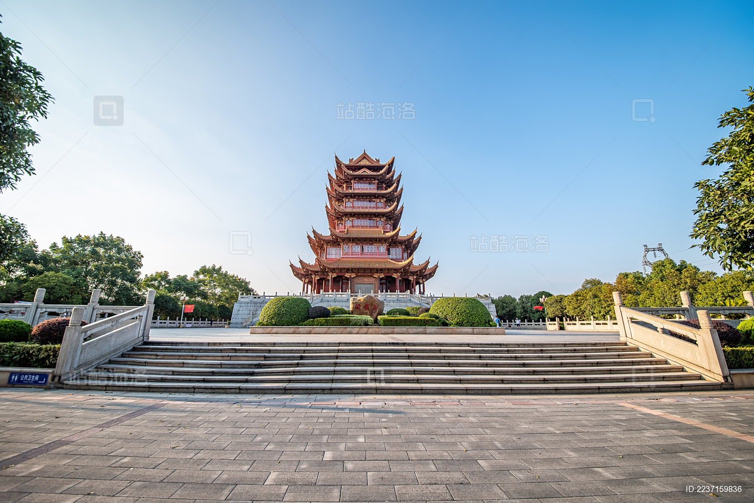 中国湖南省郴州市五岭公园山顶市广场和五岭阁