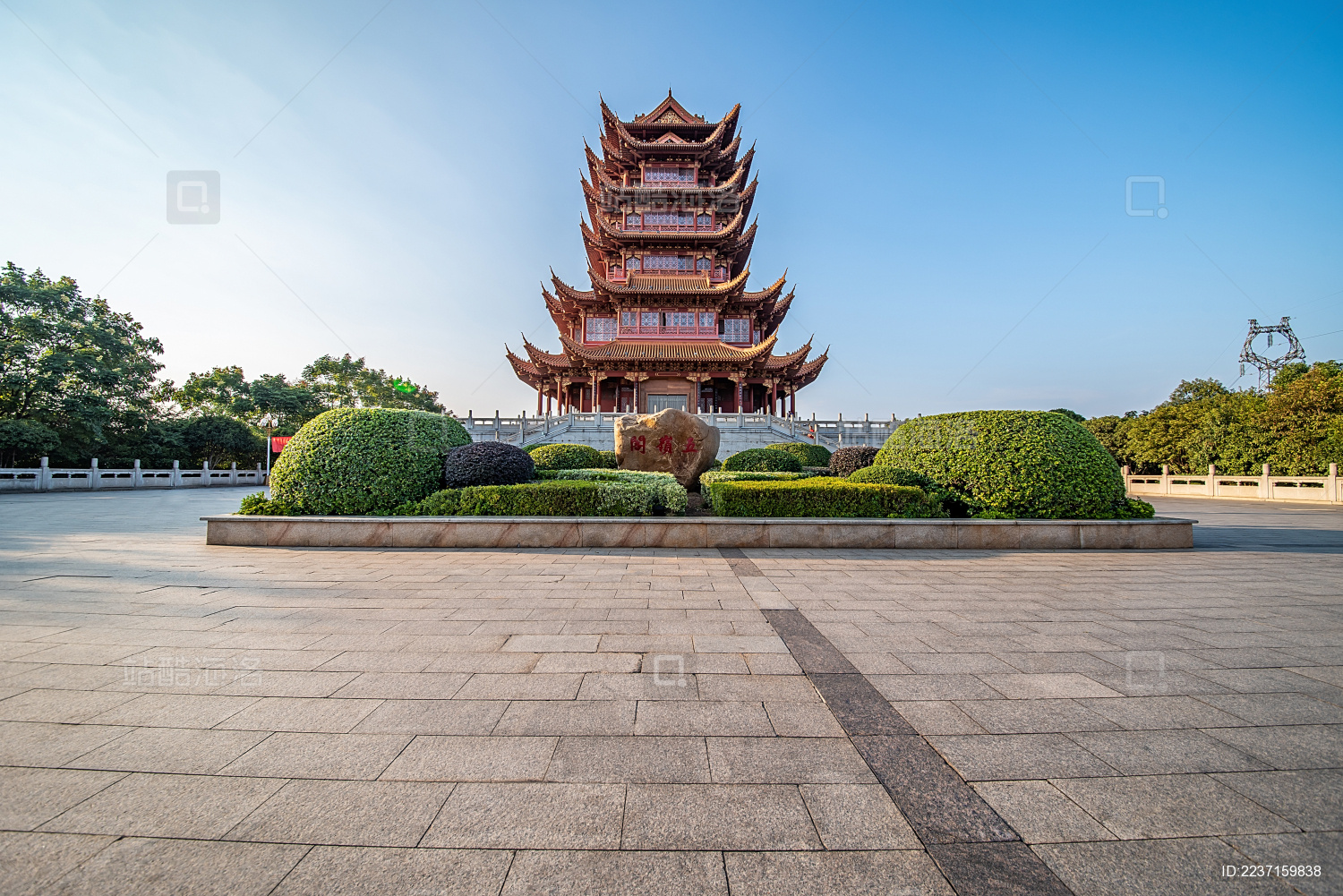 中国湖南省郴州市五岭公园山顶市广场和五岭阁