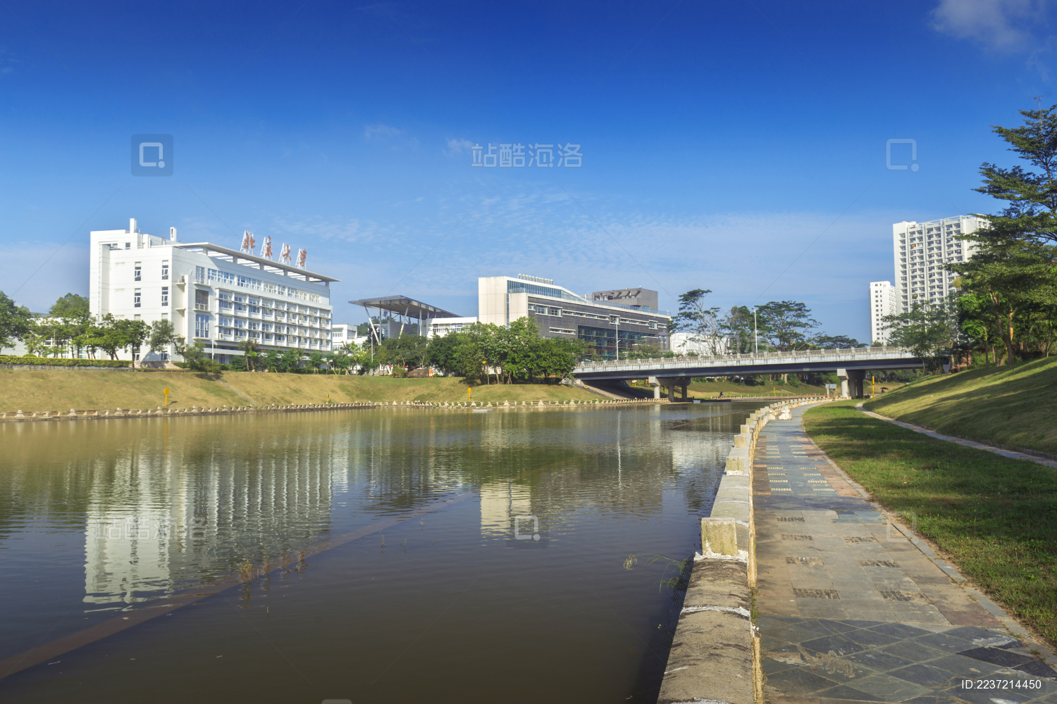 中国广东省深圳市西丽深圳大学城校园风光