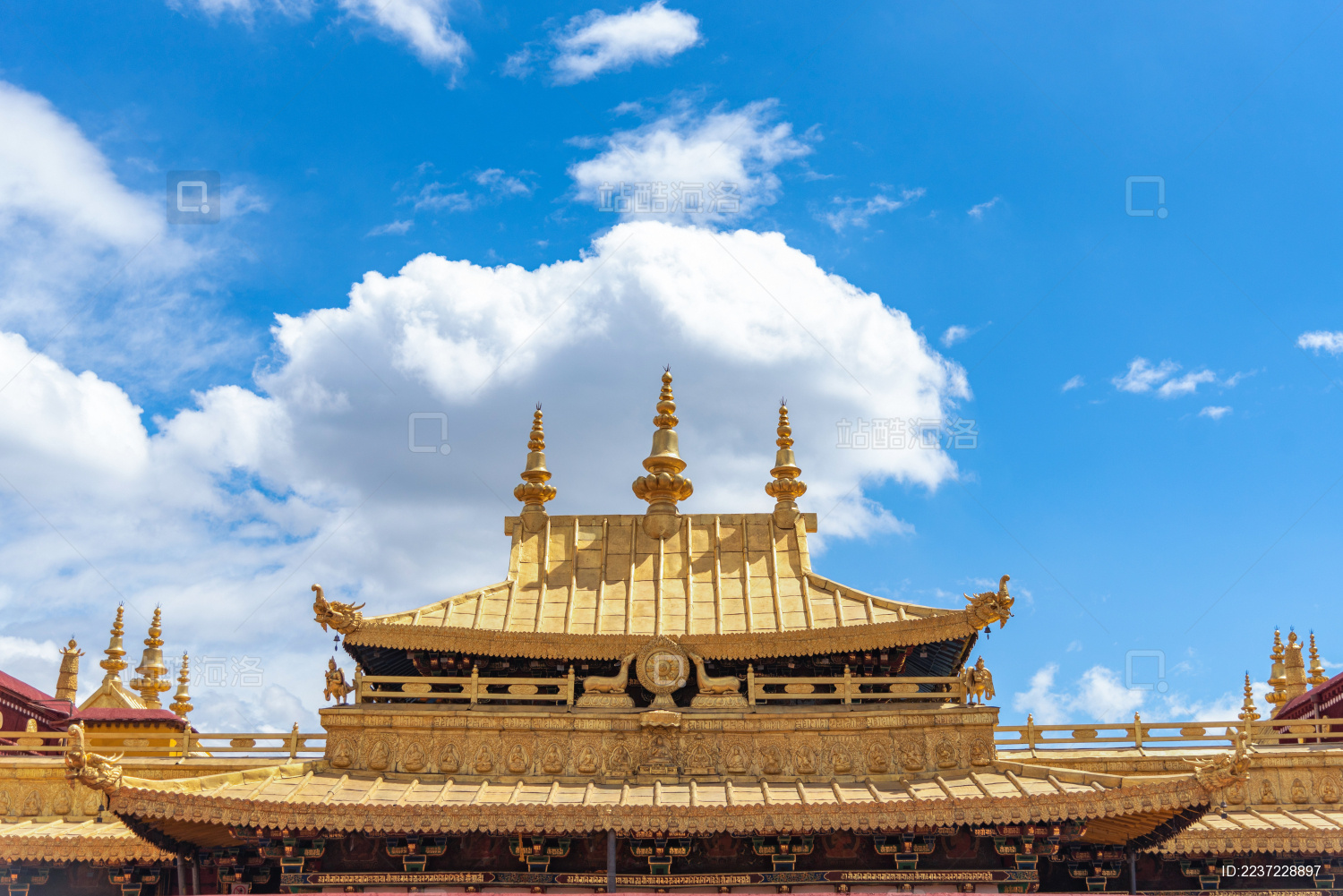 中国西藏拉萨大昭寺的金顶