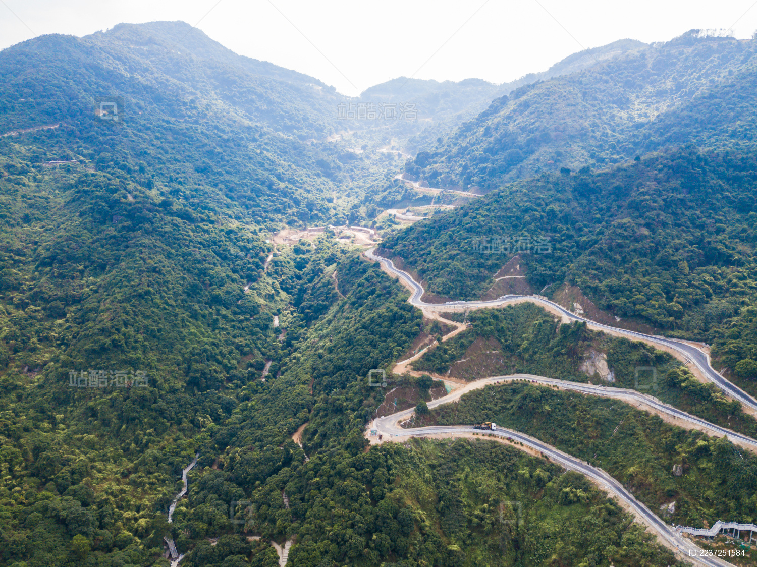 中国广东深圳羊台山公园盘山公路