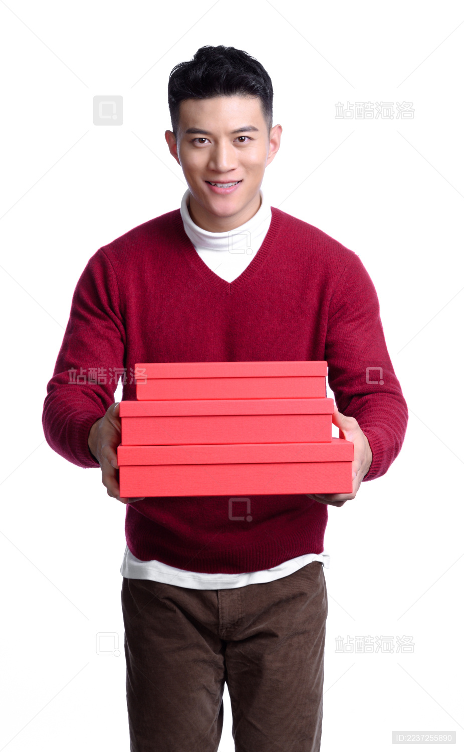 年轻亚洲男性春节主题棚拍