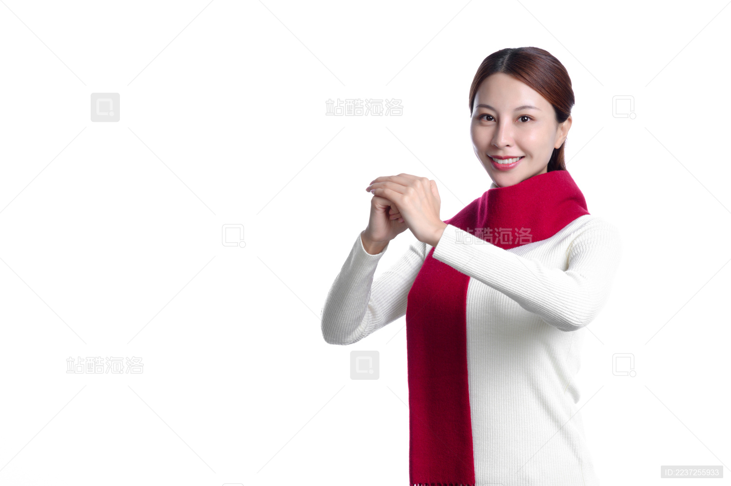 年轻亚洲女性春节主题棚拍