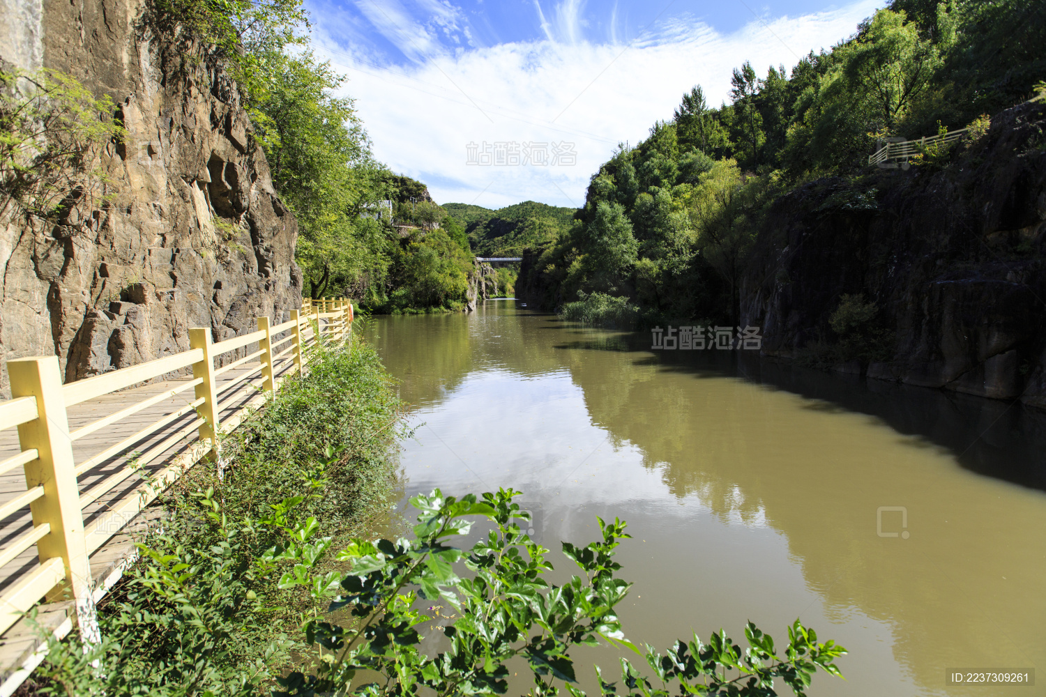 北京市延庆区百里山水画廊乌龙峡谷