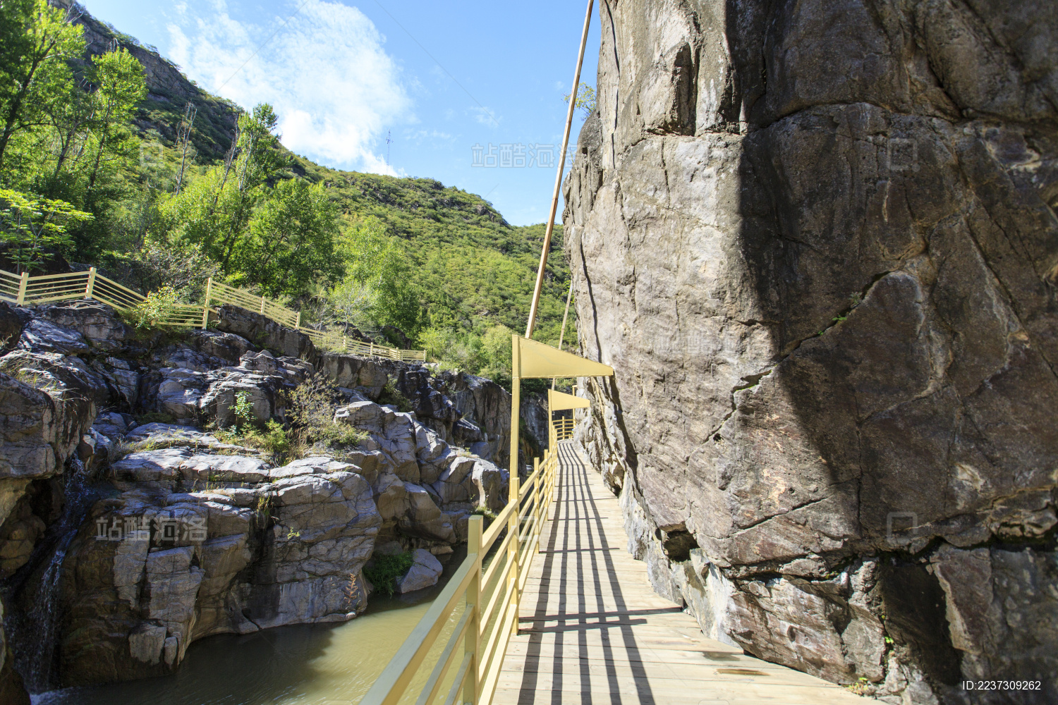 北京市延庆区百里山水画廊乌龙峡谷