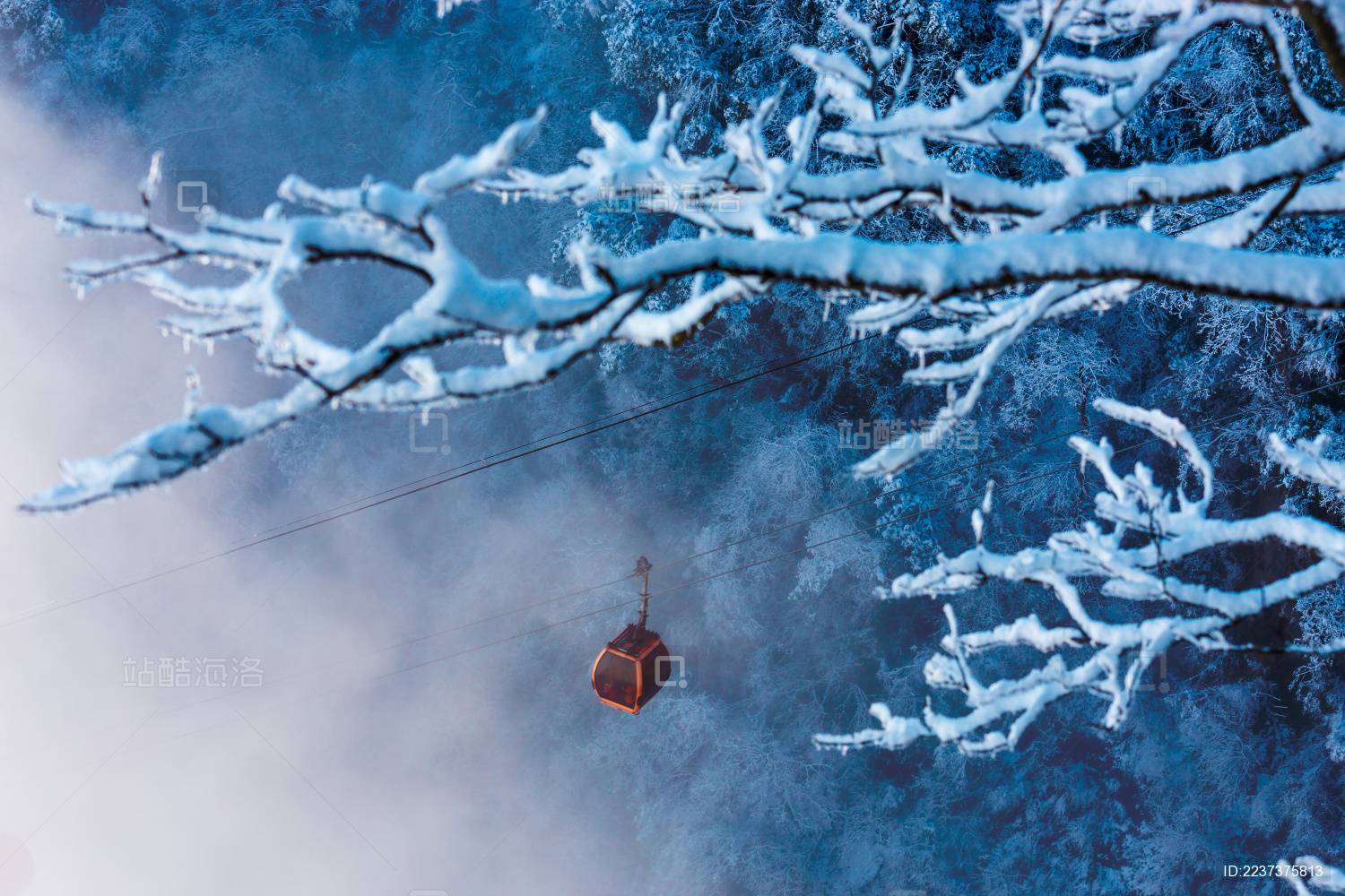 张家界天门山雪景